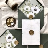 Kirjekuori metsä, metsänvihreät kuoret hääkutsuille, vihreä kirjekuori, sinetit ja kirjekuoren sisäpaperit