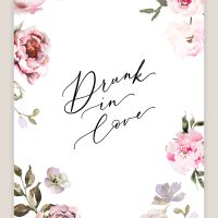 vaaleanpunaiset kukat drunk in love, herkät vesivärikukat hääkyltti